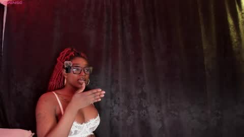 Snapshot of miaknox chatting on May 22, 1:13 am Mia online show from May 22, 1:13 am