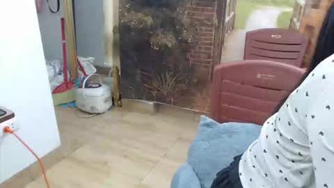 Mia online show from October 29, 3:42 am