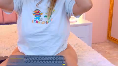 Mia online show from February 27, 3:17 am