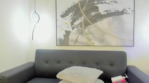 mia logan  online show from December 18, 3:23 am