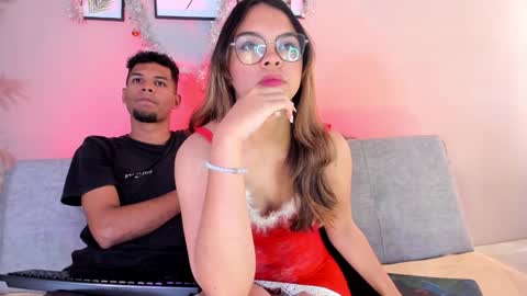 Mia online show from December 31, 4:25 pm