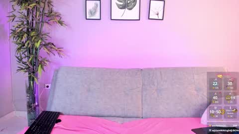 Mia online show from January 18, 9:55 pm