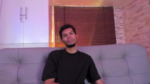 Mia online show from October 25, 7:08 pm