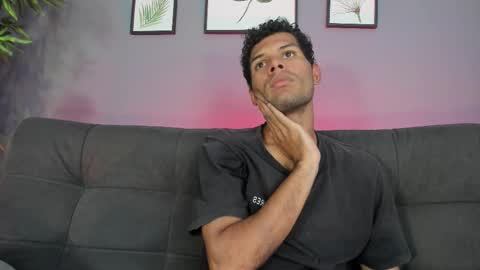 Mia online show from November 6, 7:26 pm