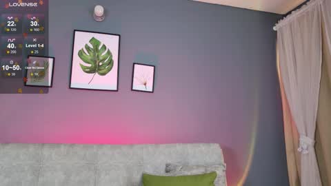 Mia online show from February 17, 1:51 pm