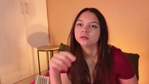 Mia online show from March 8, 2:32 pm