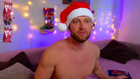 Snapshot of miamax88 chatting on December 28, 7:22 am BestMarriedCouple online show from December 28, 7:22 am