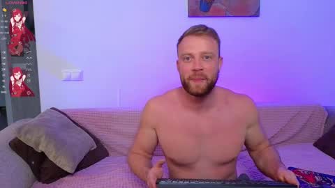 Snapshot of miamax88 chatting on March 1, 7:08 am BestMarriedCouple online show from March 1, 7:08 am