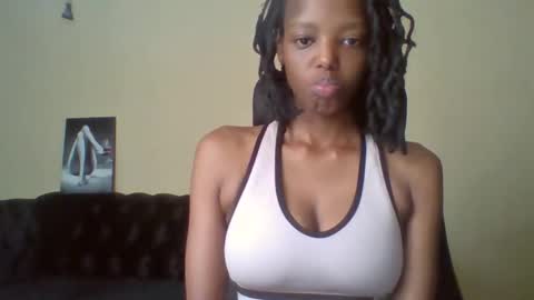 Muffin online show from April 30, 9:30 pm
