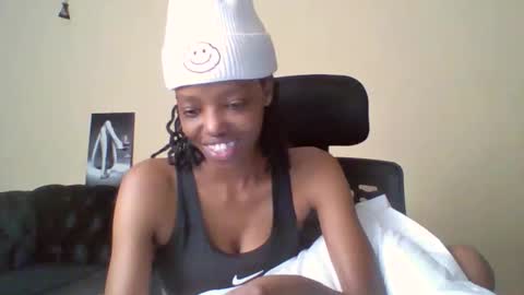 Snapshot of miami_muffin chatting on May 6, 11:26 am Muffin online show from May 6, 11:26 am