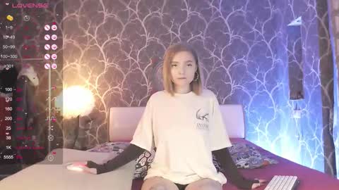 Snapshot of miamiameow chatting on February 14, 2:25 pm Mia online show from February 14, 2:25 pm