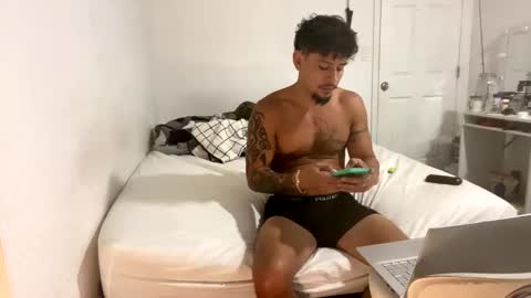 Snapshot of miamiclos1 chatting on February 24, 2:53 am miamiclos1 online show from February 24, 2:53 am