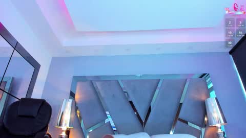 Snapshot of miamirage_ chatting on October 20, 12:38 pm miamirage_ online show from October 20, 12:38 pm