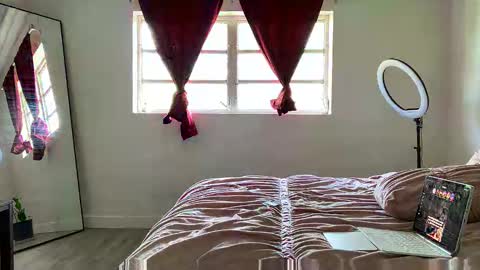 MiamiWorld online show from November 15, 3:30 pm