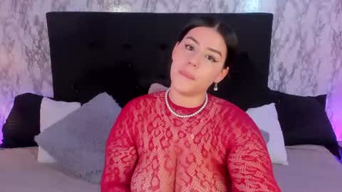 Mia   -5 7001400 Follow  online show from June 13, 1:31 pm