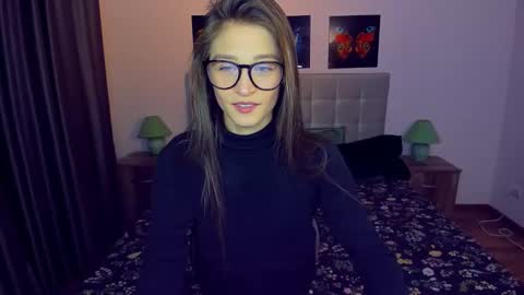 Mia online show from January 5, 6:24 pm