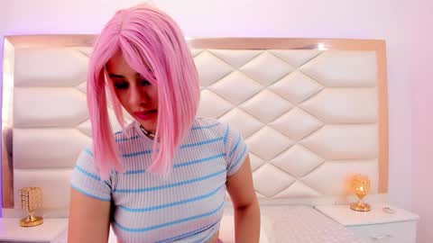 Snapshot of miaqueen021 chatting on January 23, 4:48 pm Sweetie Mia online show from January 23, 4:48 pm