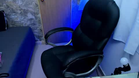 Snapshot of miarivers_1 chatting on May 28, 6:10 am miarivers_1 online show from May 28, 6:10 am