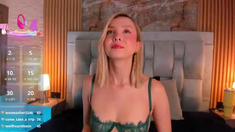 Snapshot of miaroldan chatting on October 3, 12:24 pm miaroldan online show from October 3, 12:24 pm