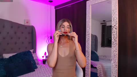 Mia Romanove online show from February 21, 2:50 am