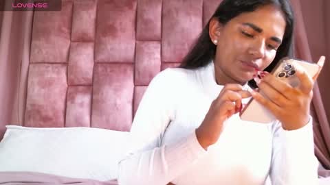 miasaandovaal 22 online show from February 1, 8:05 pm