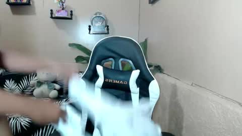 Snapshot of miasexxie chatting on July 7, 9:46 am mia online show from July 7, 9:46 am