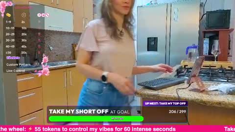 Snapshot of miasiren chatting on May 28, 9:12 pm miasiren online show from May 28, 9:12 pm