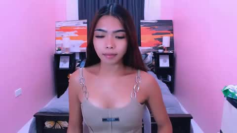Snapshot of miasmith09 chatting on April 28, 2:27 am Pau and jence online show from April 28, 2:27 am