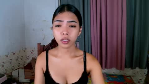Snapshot of miasmith09 chatting on May 29, 9:46 pm Pau and jence online show from May 29, 9:46 pm