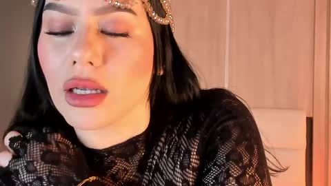 Mia online show from June 4, 10:27 pm