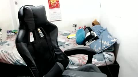 Snapshot of miasweet333 chatting on March 27, 1:00 am mia online show from March 27, 1:00 am