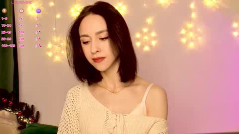 Mia online show from December 15, 7:56 am