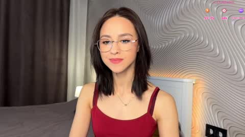 Mia online show from May 7, 8:20 am