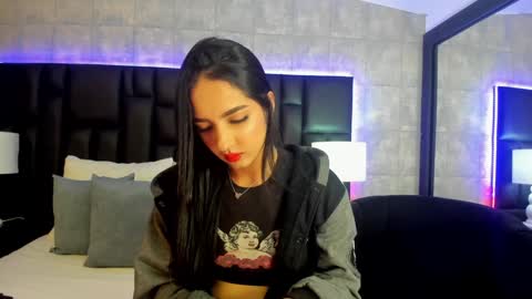 Snapshot of miasweetth chatting on February 3, 11:53 am Mia Sweetth online show from February 3, 11:53 am