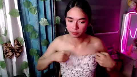 Mia online show from January 11, 10:42 am