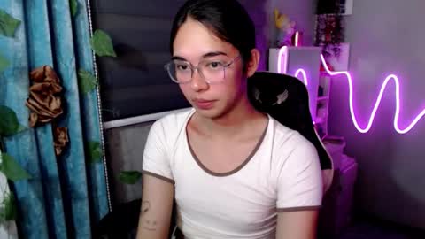 Mia online show from February 24, 7:56 pm