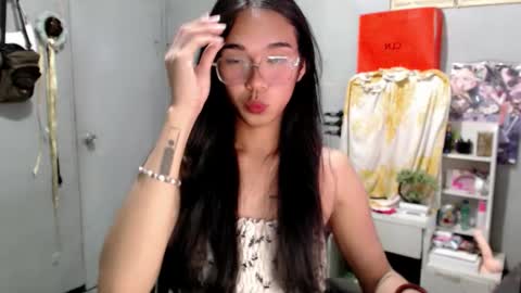 Mia online show from March 16, 5:28 pm