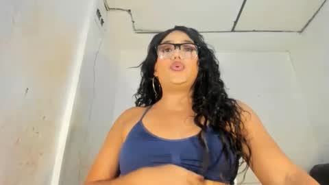 miavaniity54 online show from April 22, 9:05 pm