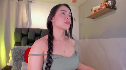 miavelvet1 online show from November 7, 3:17 am