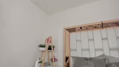 Mia Villalobos online show from January 15, 9:45 am