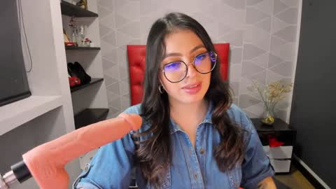 Snapshot of miawils_ chatting on December 11, 10:49 pm M I A W I L S online show from December 11, 10:49 pm