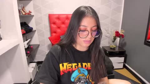 Snapshot of miawils_ chatting on January 22, 11:21 pm M I A W I L S online show from January 22, 11:21 pm