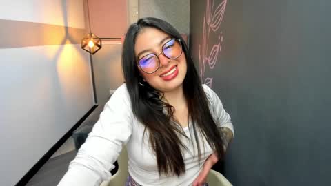 Snapshot of miawils_ chatting on February 4, 7:44 pm M I A W I L S online show from February 4, 7:44 pm