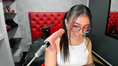 Snapshot of miawils_ chatting on February 9, 1:44 am M I A W I L S online show from February 9, 1:44 am