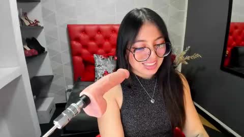 Snapshot of miawils_ chatting on February 14, 5:41 am M I A W I L S online show from February 14, 5:41 am