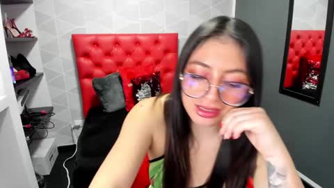 Snapshot of miawils_ chatting on February 20, 8:25 pm M I A W I L S online show from February 20, 8:25 pm
