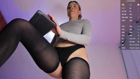 Snapshot of mich_bittersweet chatting on March 8, 2:04 am online show from March 8, 2:04 am