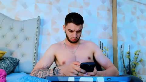 Snapshot of michael_magno chatting on May 15, 11:56 pm Michael Stevens online show from May 15, 11:56 pm