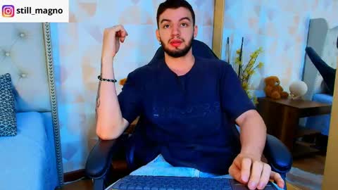 Snapshot of michael_magno chatting on May 24, 9:47 am Michael Stevens online show from May 24, 9:47 am