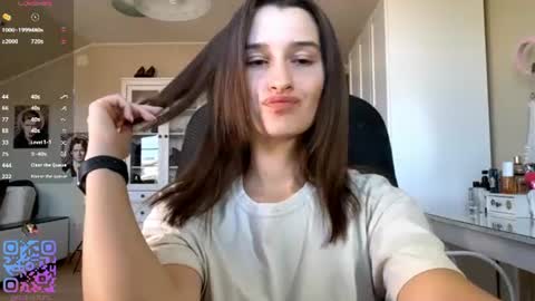 Emily online show from July 30, 2:27 pm